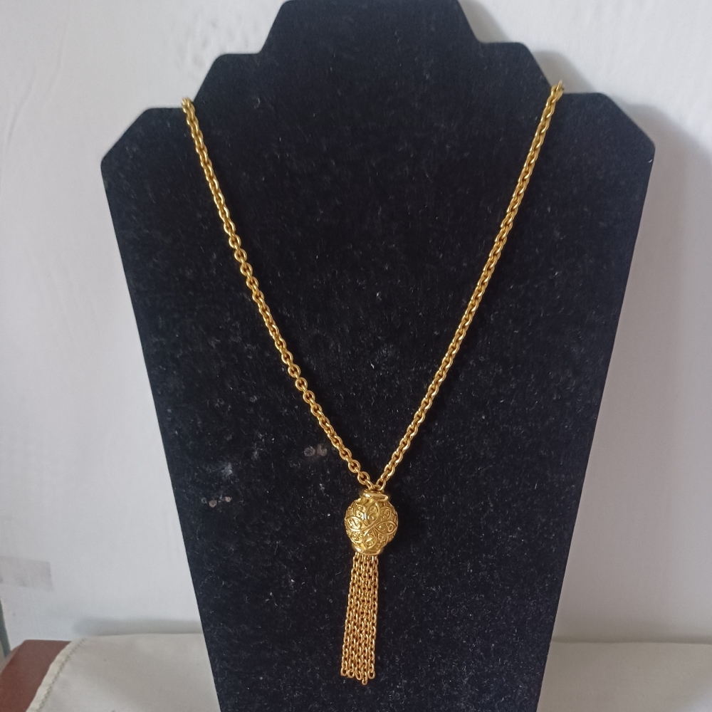 Napier long necklace